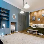 Ela's Chic - Ultracentral, Old Town * براشوف