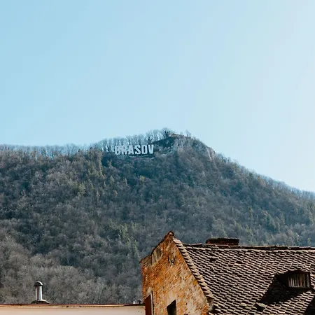 Ela's Chic - Ultracentral, Old Town Apartament Brașov