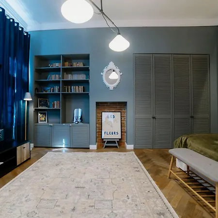 Ela's Chic - Ultracentral, Old Town * Braşov