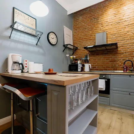 Ela's Chic - Ultracentral, Old Town Braşov