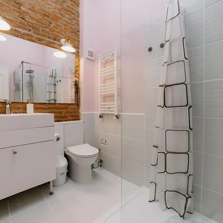 Ela's Chic - Ultracentral, Old Town Braşov