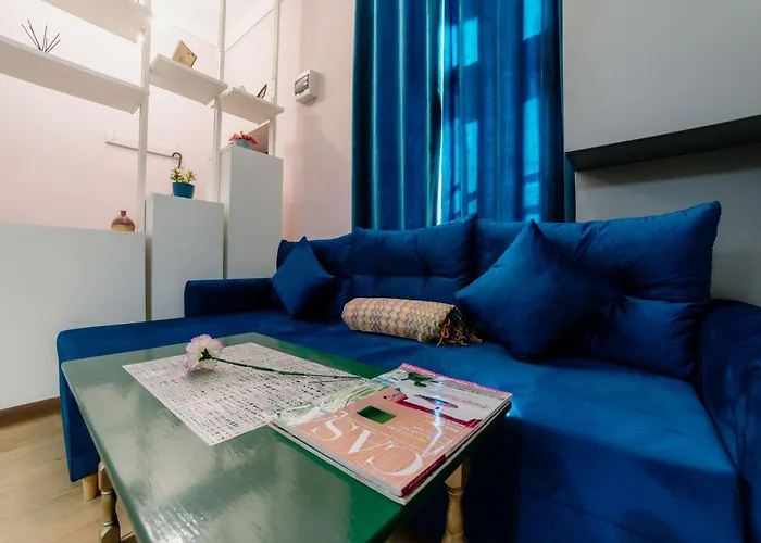 Ela's Chic - Ultracentral, Old Town *