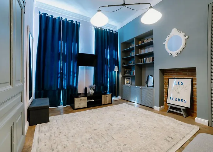 Ela's Chic - Ultracentral, Old Town Apartament