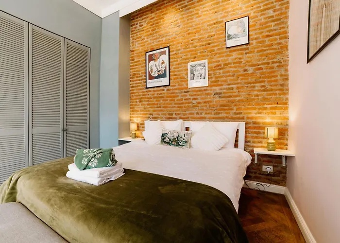 Ela's Chic - Ultracentral, Old Town Апартаменты Брашов