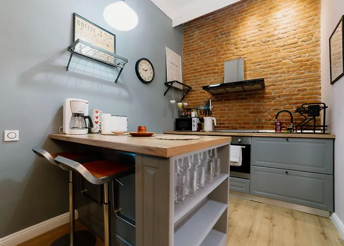 Ela's Chic - Ultracentral, Old Town Braşov