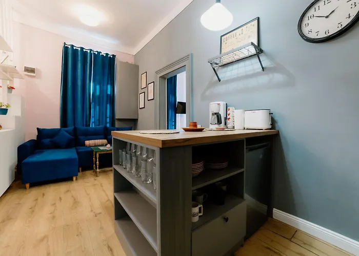 Ela's Chic - Ultracentral, Old Town