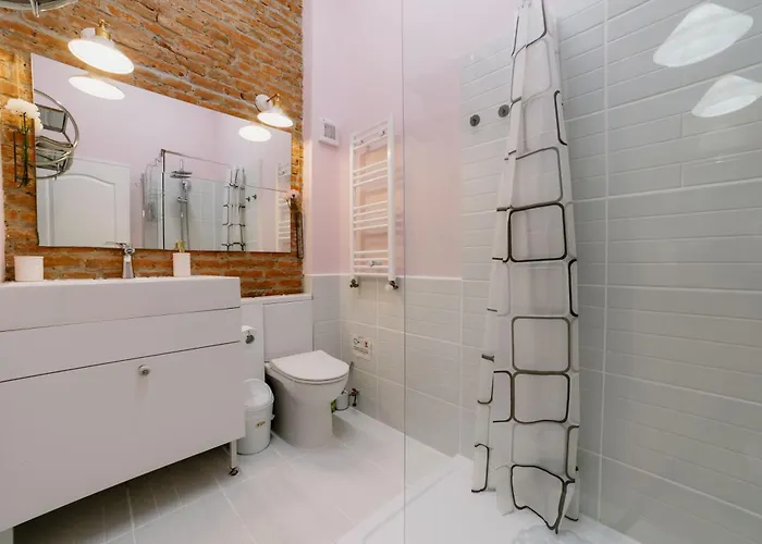 Ela's Chic - Ultracentral, Old Town Брашов